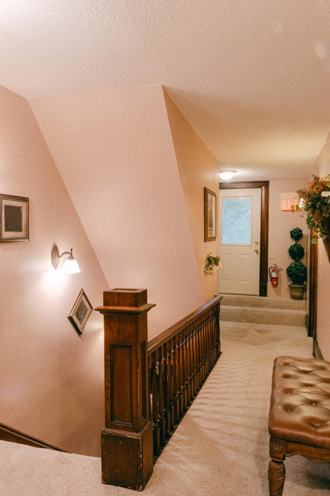 The Wolf Manor Bed & Breakfast Ellinwood Exterior photo