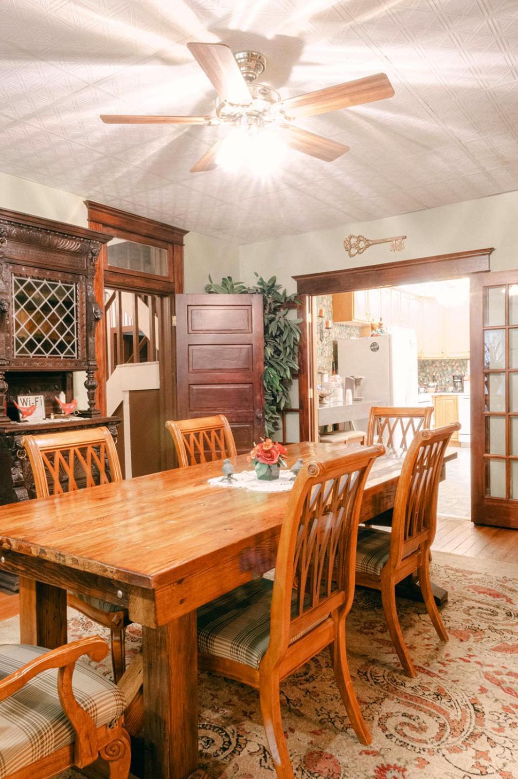 The Wolf Manor Bed & Breakfast Ellinwood Exterior photo